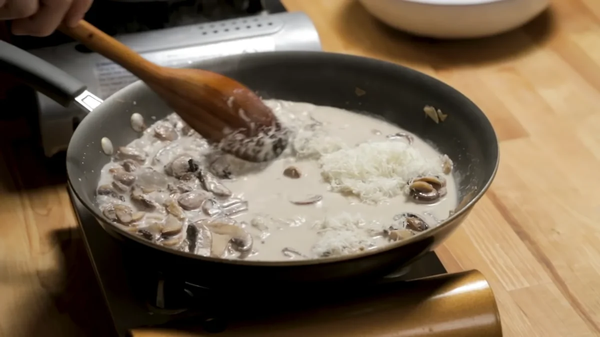 Combine Pasta and Sauce