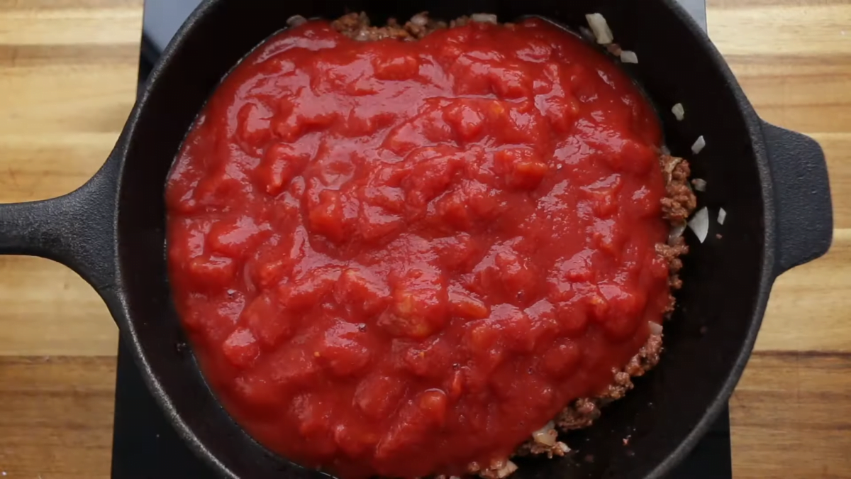 Combine Tomatoes and Seasonings