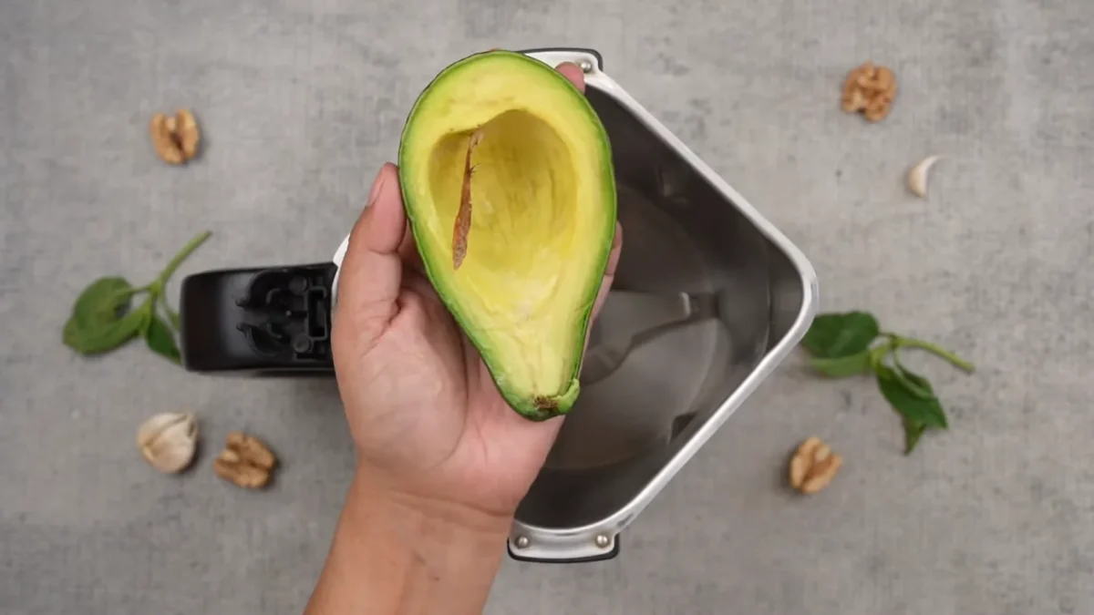 Prepare the Avocado Pesto
