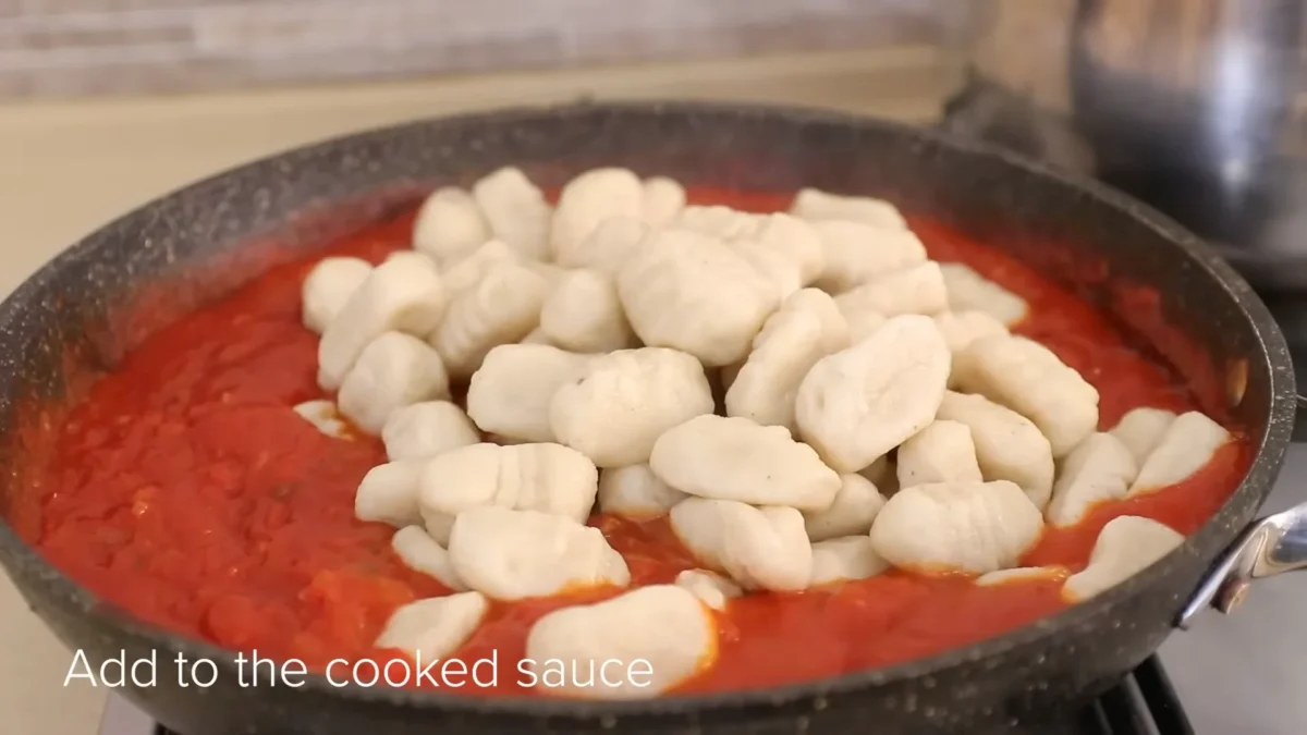 Gnocchi with tomato sauce 15 Combine Gnocchi and Sauce