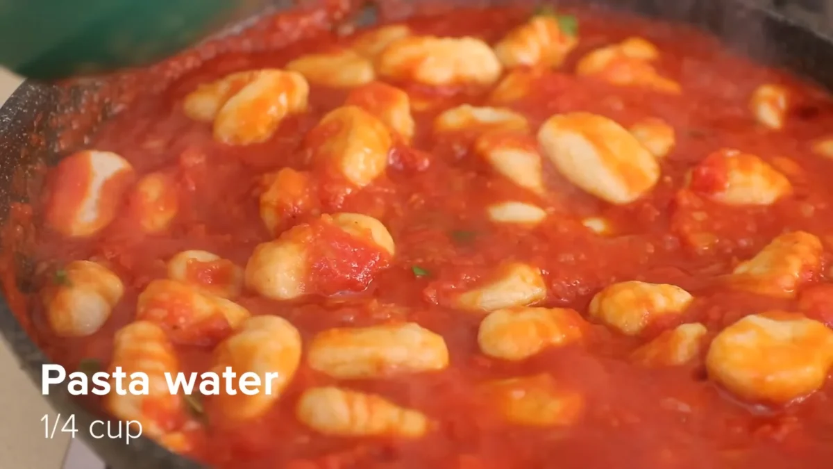 Gnocchi with tomato sauce 16 Combine Gnocchi and Sauce