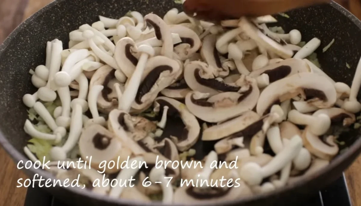 Mushroom Garlic Spaghetti 6 Sauté the Mushrooms
