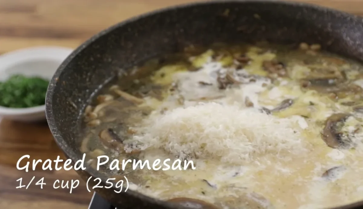 Mushroom Garlic Spaghetti 11 Make the Sauce