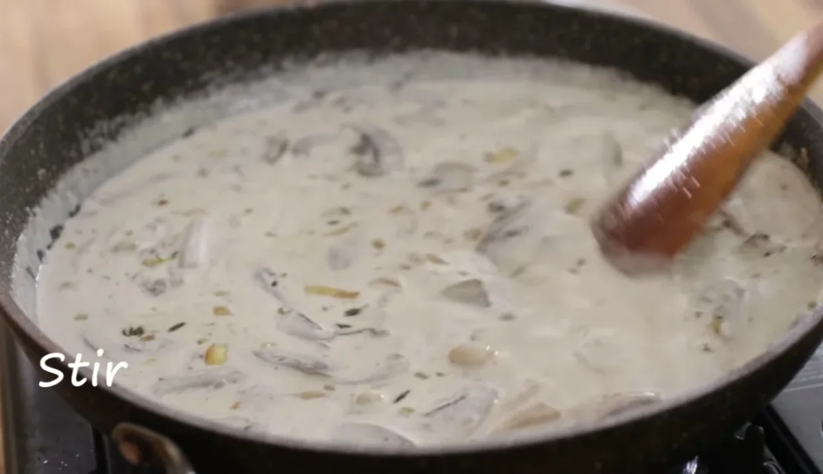 Mushroom Garlic Spaghetti 14 Make the Sauce