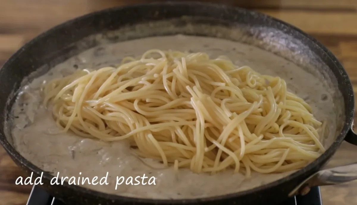 Mushroom Garlic Spaghetti 16 Toss in the Pasta and Mushrooms
