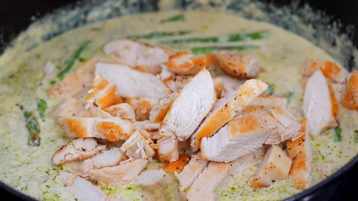 Italian chicken pesto pasta salad 13 Add the Pesto