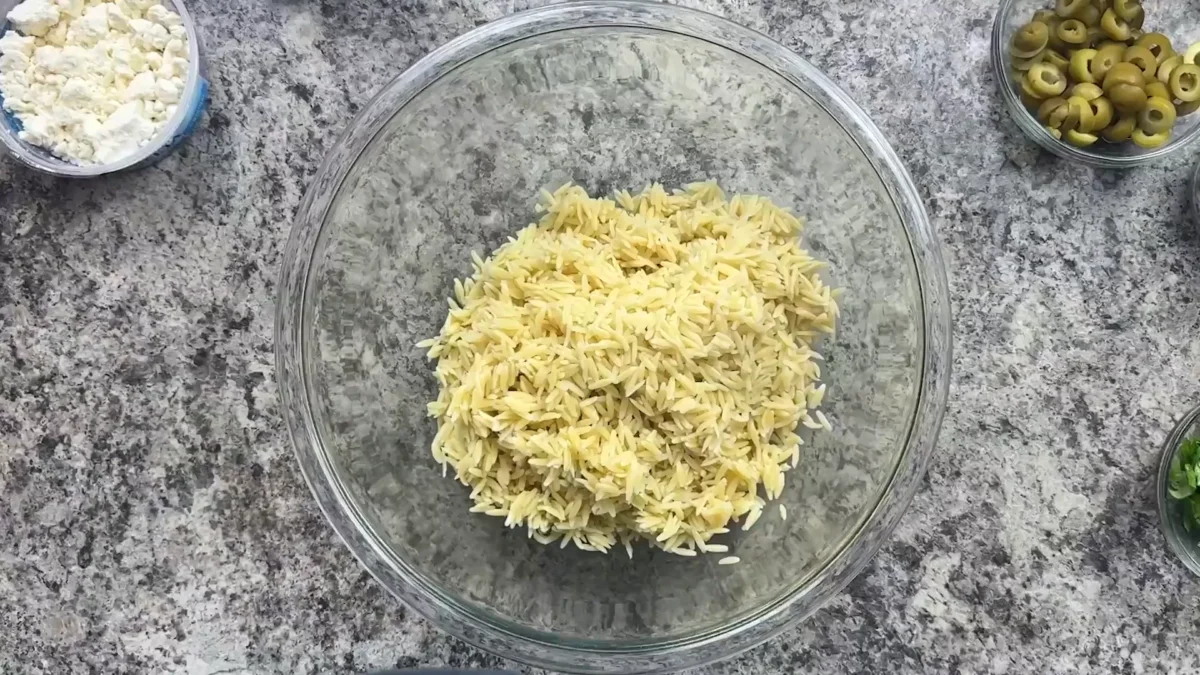 Spinach Greek Orzo Salad 5 Combine the Salad