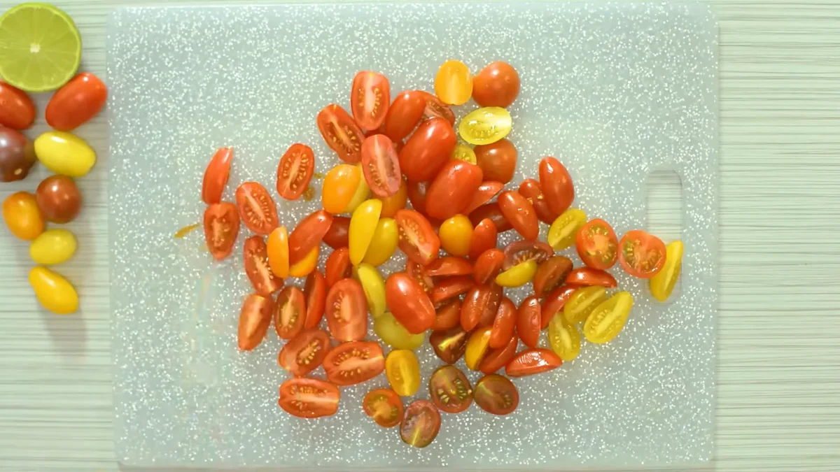 Avocado Tomato Salad 4 Halve the Tomatoes